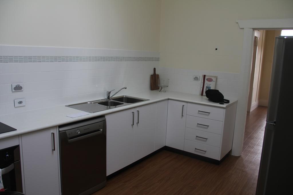 Mentor Chambers Apartment Bed & Breakfast West Wyalong Rom bilde