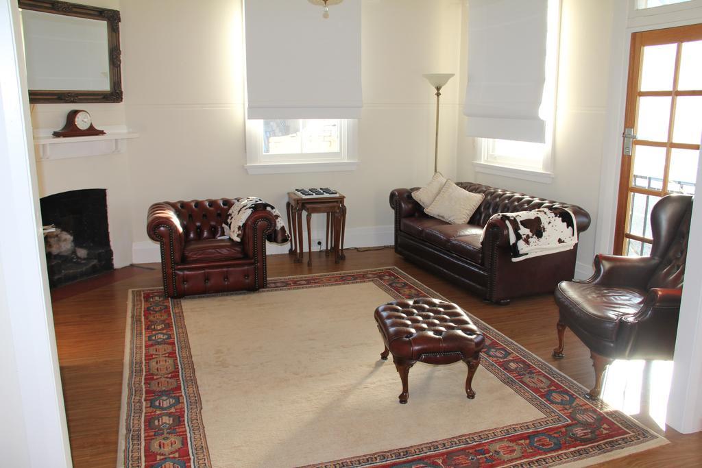 Mentor Chambers Apartment Bed & Breakfast West Wyalong Eksteriør bilde